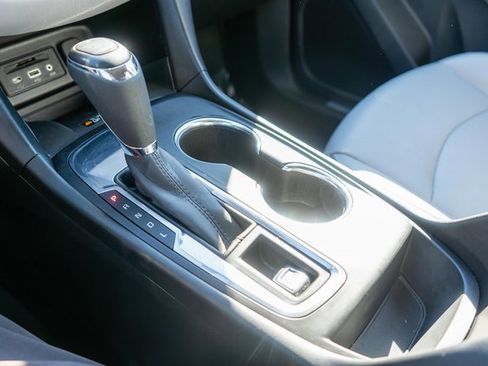 Used 2021 Chevrolet Equinox Premier image 33