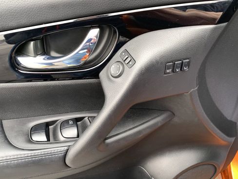 Used 2022 Nissan Rogue Sport SV w/ Technology Package image 24