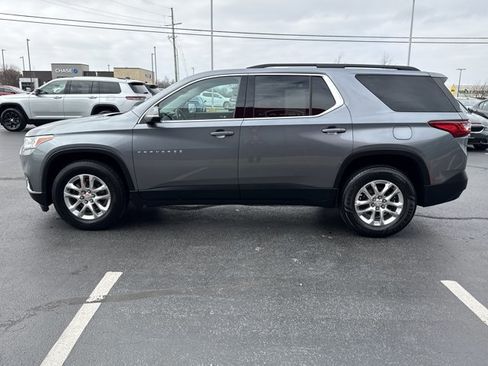 Used 2021 Chevrolet Traverse LT image 13