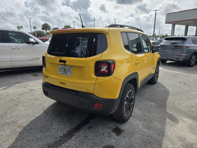 Used 2023 Jeep Renegade Latitude AWD/4WD image 9