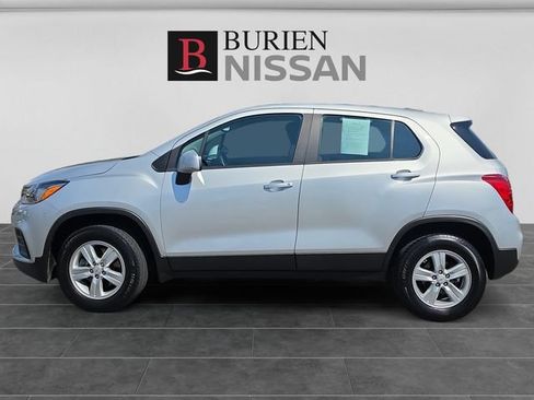 Used 2017 Chevrolet Trax LS AWD/4WD image 2
