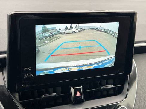 Used 2024 Toyota Corolla LE image 18