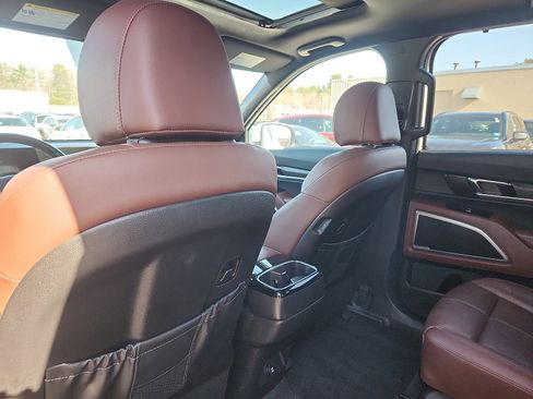 Used 2023 Kia Telluride EX w/ EX Captain's Chair Package AWD/4WD image 25