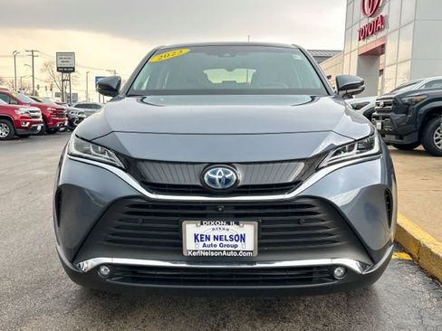 Used 2023 Toyota Venza Limited image 2