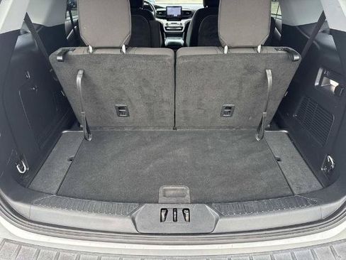 Certified 2023 Ford Explorer XLT RWD image 28
