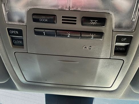 Used 2019 Toyota Highlander SE image 22