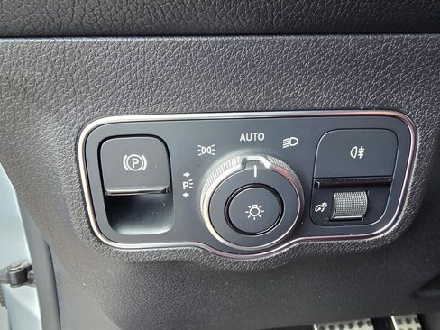 Used 2022 Mercedes-Benz GLB 250 4MATIC image 20