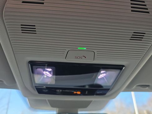 New 2026 Volkswagen Tiguan SE image 14