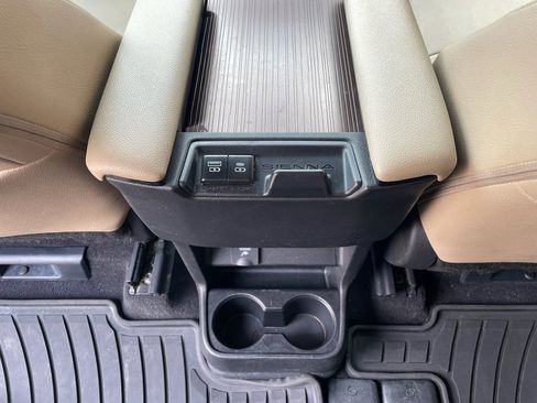 Used 2023 Toyota Sienna XLE w/ XLE Plus Package image 30