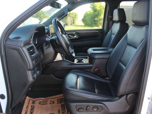Used 2023 Chevrolet Suburban LT image 22