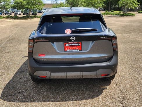 New 2025 Nissan Kicks SV image 18