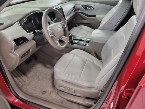 Used 2020 Chevrolet Traverse LT w/ LT Premium Package image 11