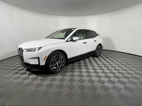 New 2022 BMW iX xDrive50 w/ Convenience Package image 6