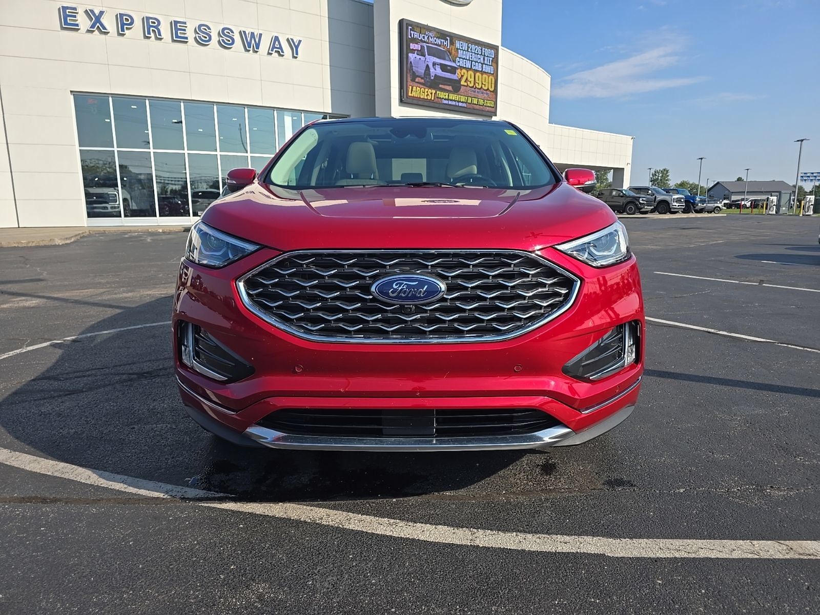 Used 2024 Ford Edge Titanium w/ Titanium Elite Package AWD/4WD image 2