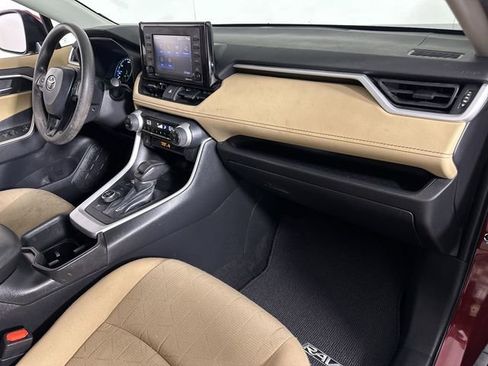 Used 2022 Toyota RAV4 XLE w/ Convenience Package image 30