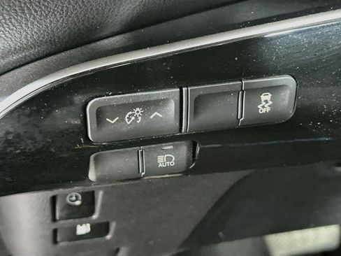 Used 2017 Toyota Prius Prime Plus w/ Carpet Mat Package FWD image 16