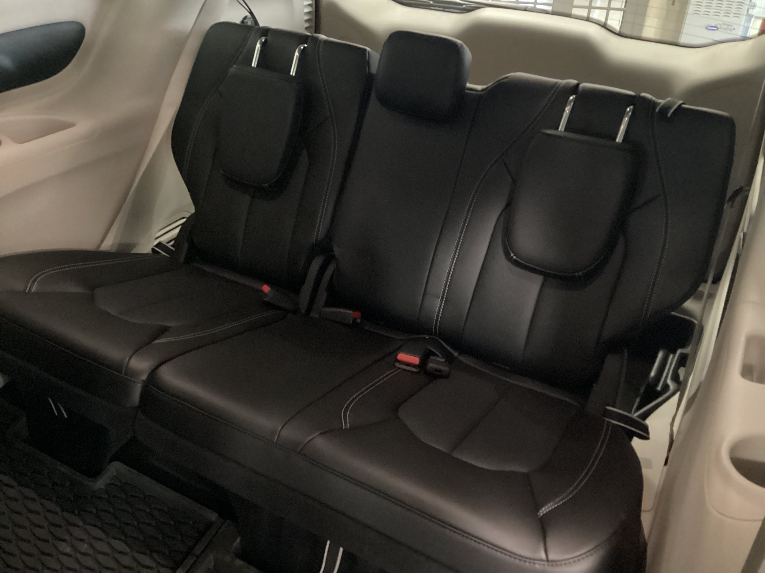 Used 2024 Chrysler Pacifica Touring-L w/ Road Tripper Package FWD image 32