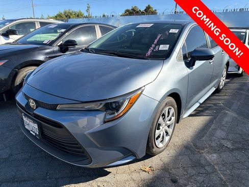 Used 2025 Toyota Corolla LE FWD image 3