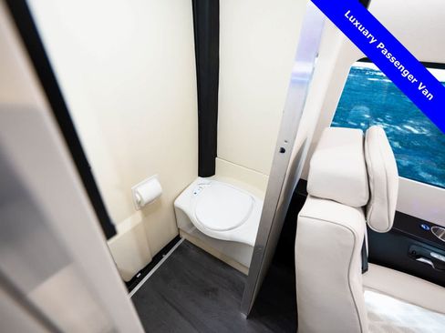 Used 2024 Mercedes-Benz Sprinter 2500 image 52