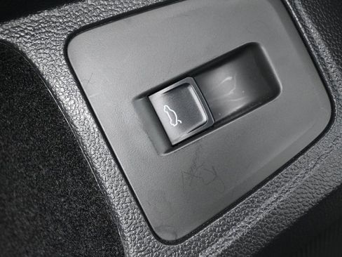 Used 2024 Volkswagen Tiguan SEL R-Line image 23