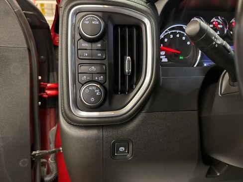 Used 2021 Chevrolet Silverado 1500 LT w/ Z71 Off-Road Package AWD/4WD image 19