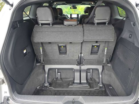 Used 2023 Toyota Sienna XSE AWD/4WD image 14