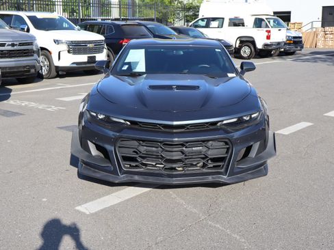 Used 2021 Chevrolet Camaro LT w/ Technology Package image 3