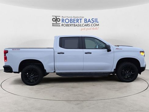 Used 2022 Chevrolet Silverado 1500 Custom Trail Boss w/ LPO, Dark Essentials Package image 6
