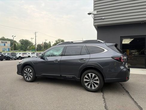 Used 2023 Subaru Outback Touring XT AWD/4WD image 7