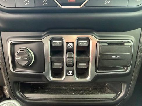 Used 2019 Jeep Wrangler Unlimited Sport AWD/4WD image 21