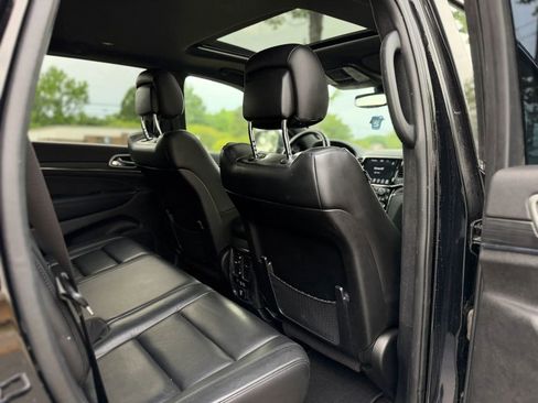 Used 2021 Jeep Grand Cherokee Limited AWD/4WD image 13