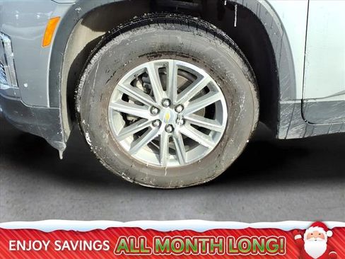 Used 2023 Chevrolet Traverse LT w/ Rear Camera Mirror Package image 10