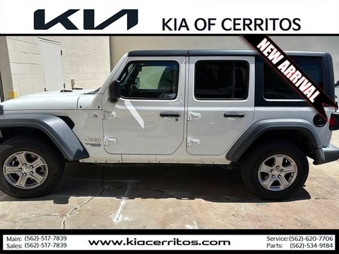 Used 2020 Jeep Wrangler Unlimited Sport S image 2
