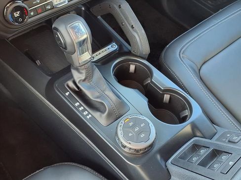 New 2025 Ford Bronco Outer Banks w/ Sasquatch Package image 10