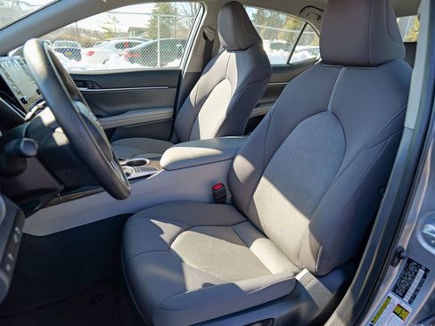Used 2022 Toyota Camry LE w/ Carpet Mat Package (TMS) FWD image 21