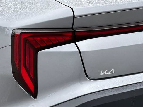 New 2025 Kia K4 EX image 29