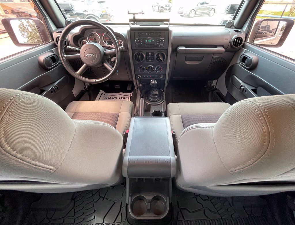 Used 2010 Jeep Wrangler Unlimited Rubicon AWD/4WD image 22