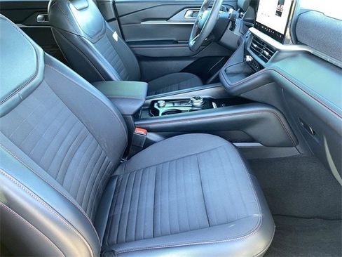 Used 2025 Ford Explorer ST-Line image 12