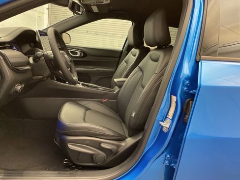 New 2025 Jeep Compass Latitude w/ Altitude Special Edition image 14