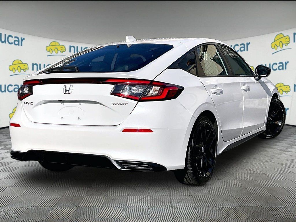 Used 2025 Honda Civic Sport image 6