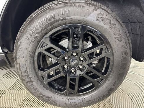 New 2025 Ford Expedition Active image 32