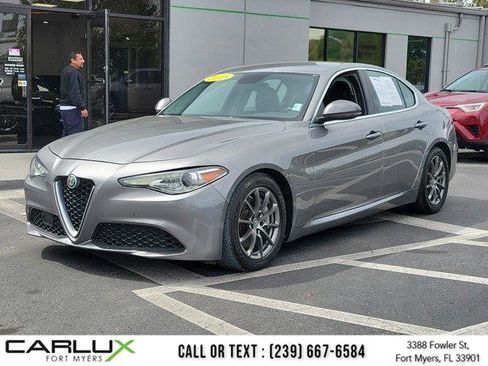 Used 2018 Alfa Romeo Giulia RWD image 3