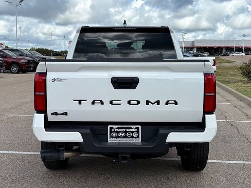 Used 2025 Toyota Tacoma SR5 AWD/4WD image 6
