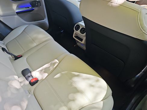 New 2026 Mercedes-Benz GLC 300 4MATIC image 11