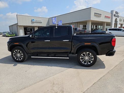 Used 2026 GMC Canyon Denali w/ LPO, Black Badging Package AWD/4WD image 3