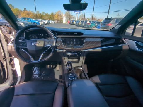 Certified 2022 Cadillac XT6 Premium Luxury w/ Technology Package image 11