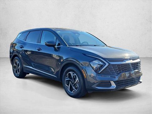 Used 2023 Kia Sportage LX image 3