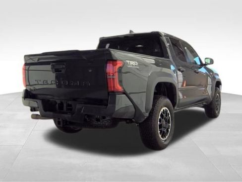 Used 2026 Toyota Tacoma TRD Off-Road AWD/4WD image 4