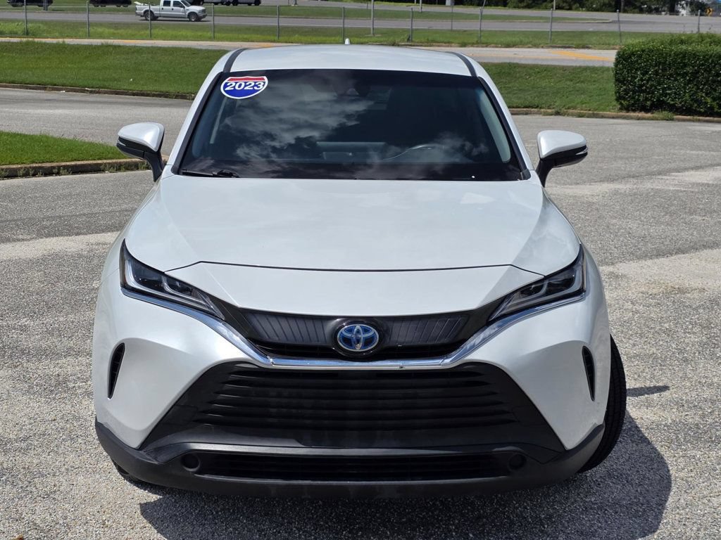 Used 2023 Toyota Venza LE AWD/4WD image 2