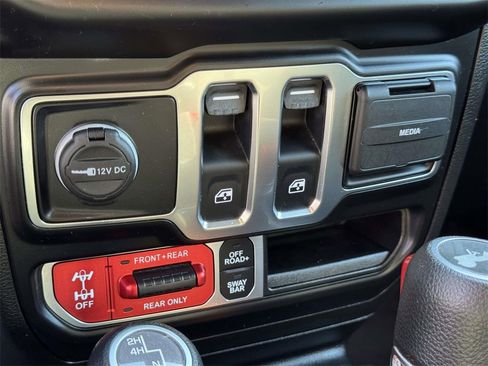 Used 2021 Jeep Wrangler Rubicon w/ Cold Weather Group image 8